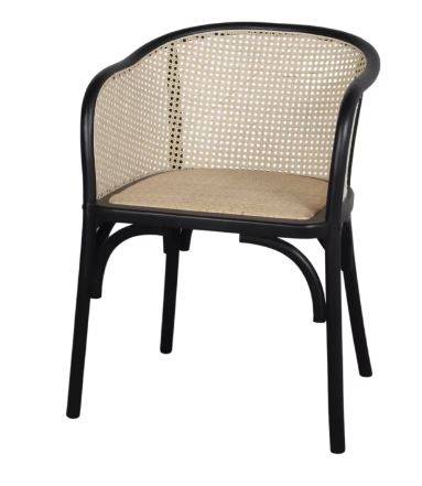 silla de madera y ratan