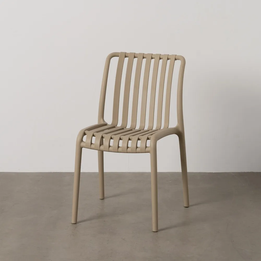 silla beige exterior