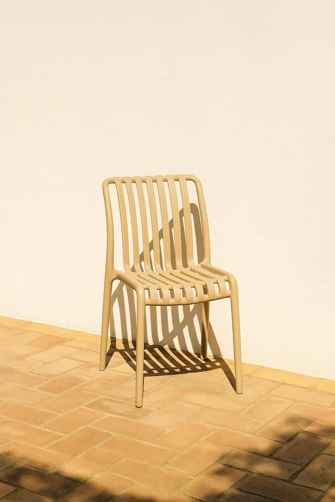silla exterior beige