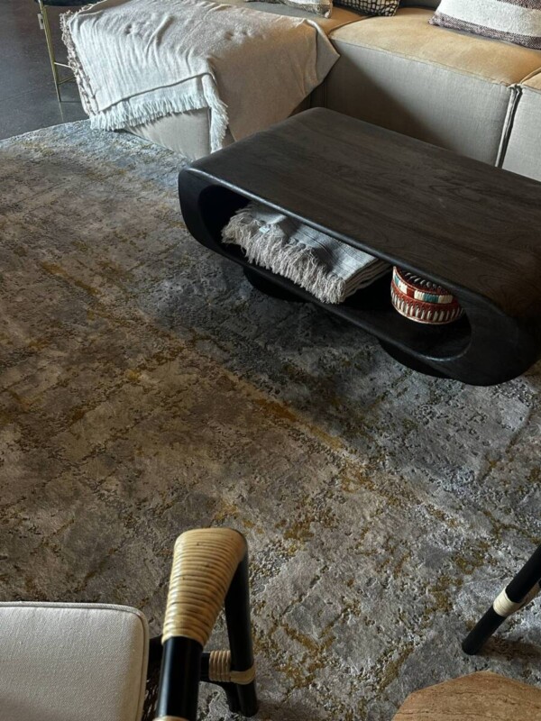 Alfombra artisan redonde de AO mobiliario. Perfecta para decortar tu espacio y que tu hogar tenga estilo.