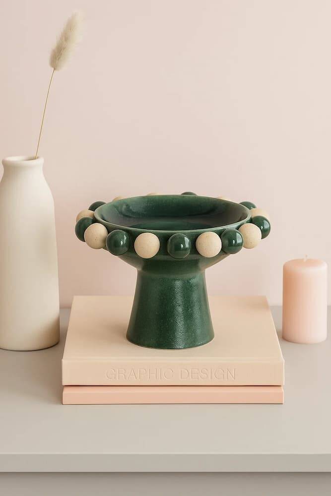 centro de mesa verde y blanco de ceramica